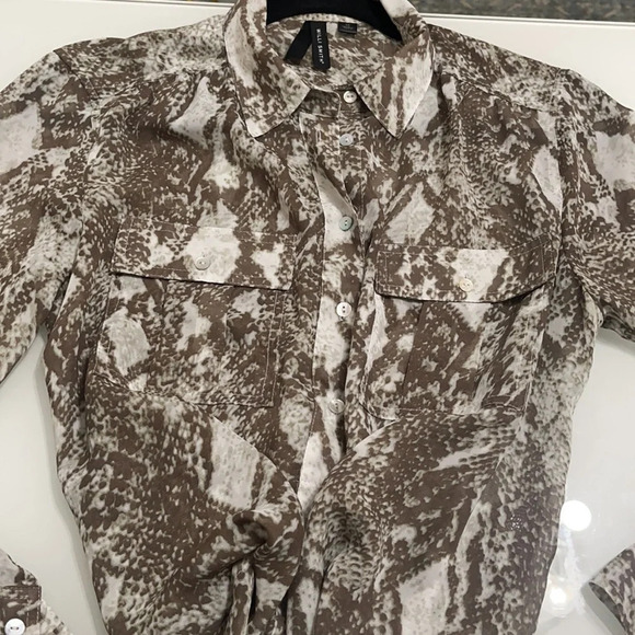 Willi Smith Snake print long sleeve button down blouse M - Picture 1 of 13